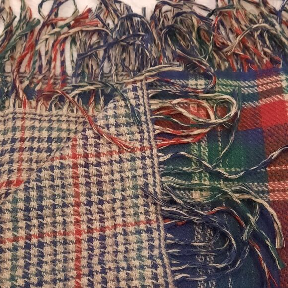 D&Y Plaid Scarf/Wrap/Throw    - Picture 2 of 8